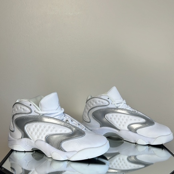 Jordan White Metallic Silver White WMNS AIR OG CW0907 100 - Size 8W NEW - Picture 6 of 10